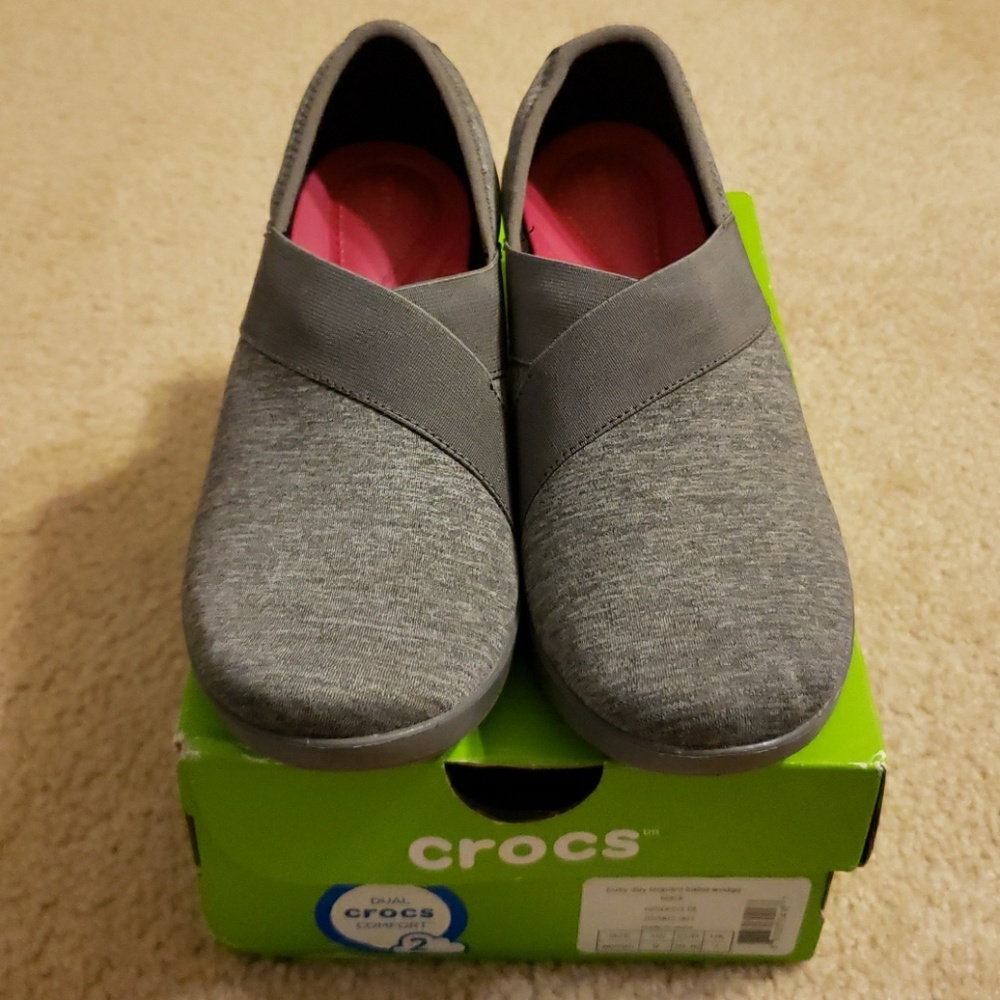 CROCS  BUSY DAY